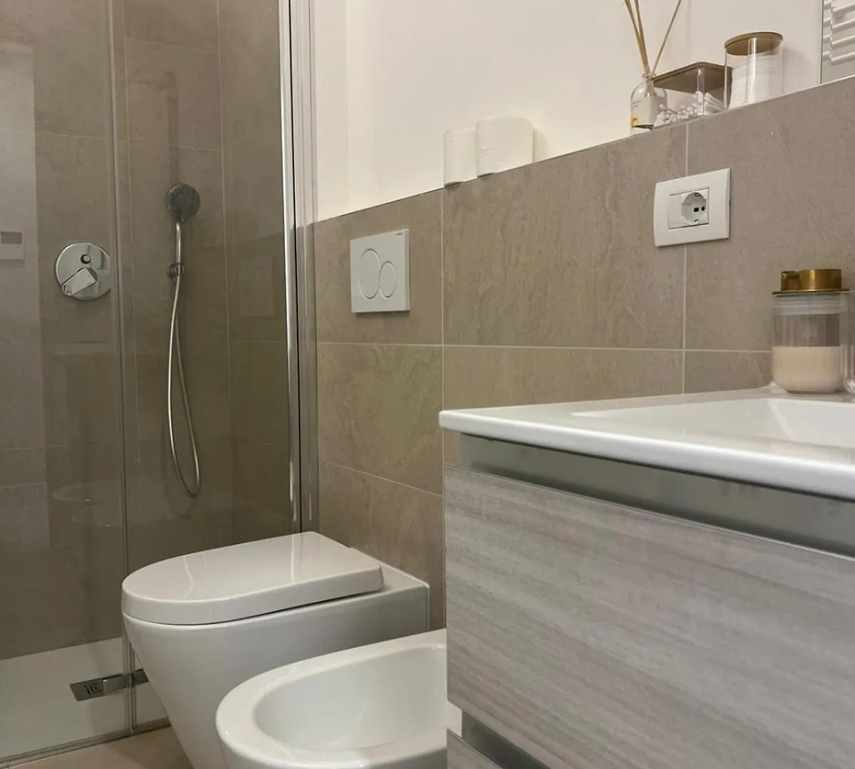 Apartment La Regina Delle Locazioni In Rogoredo Milan